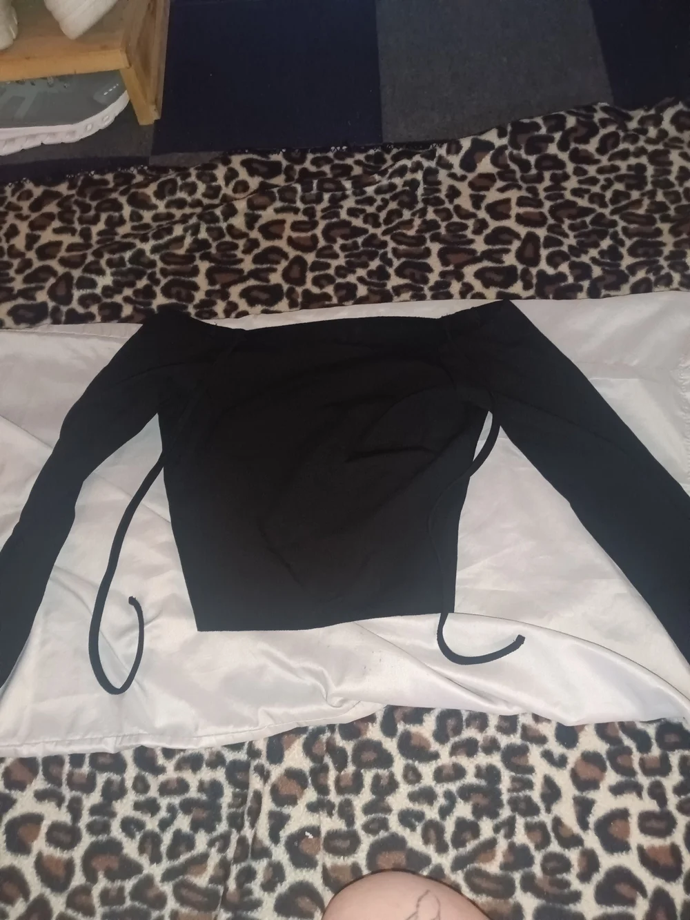 Black Off-Shoulder Long Sleeve Crop Top